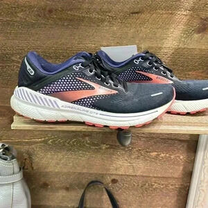 Brooks Adrenaline GTS 22 road running shoes women’s size 9